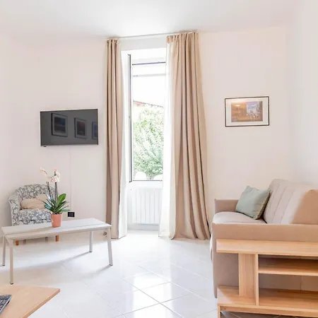 H11 Casa Benjamin Mare-sanremo * 산레모