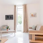 H11 Casa Benjamin Mare-sanremo * سانريمو